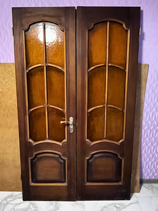 Продам двери межкомнатные двойные деревянные