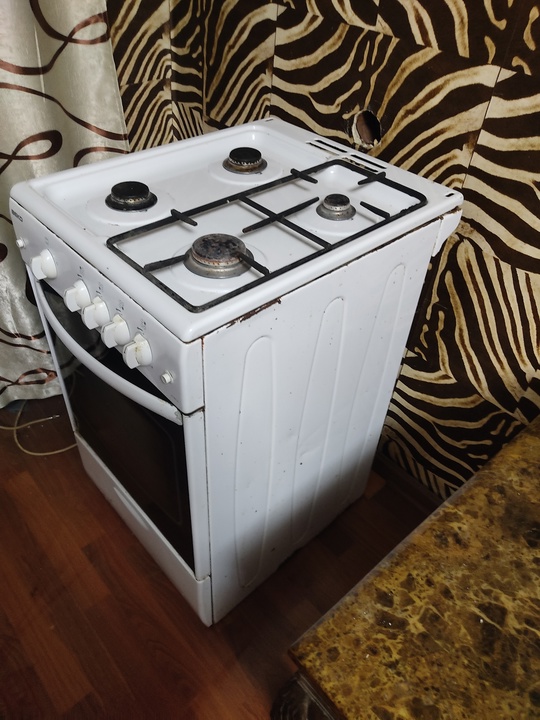 Донецк.
Продам газовую печь "ВЕКО"
Цена 3000 (1)