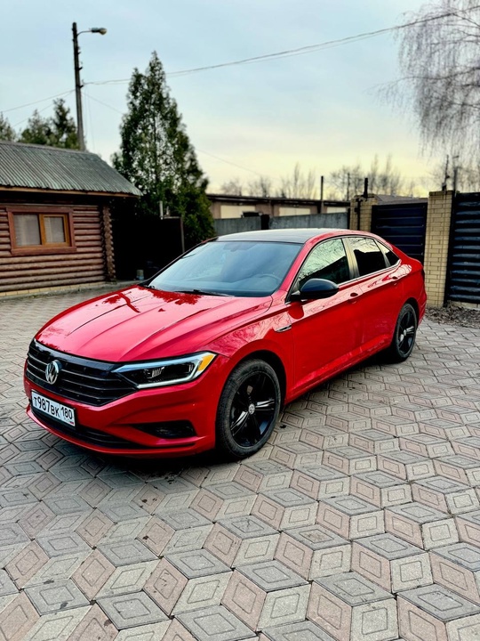 VW JETTA 7 R-LINE
2019 года (1)