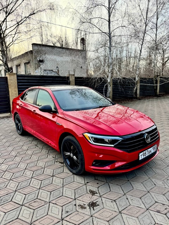VW JETTA 7 R-LINE
2019 года (3)