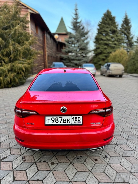 VW JETTA 7 R-LINE
2019 года (5)
