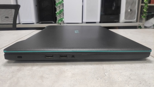 15.6" Игровой ноутбук Asus YX570Z (4)
