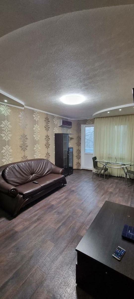 Продам 3-комн. квартиру на кв.