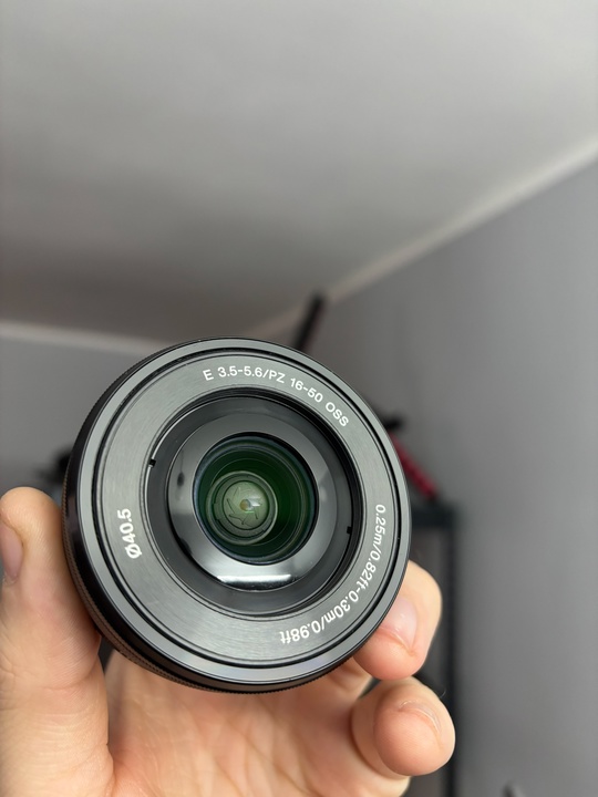 Объектив Sony 16-50 mm f/3.5-5.6
Отличное