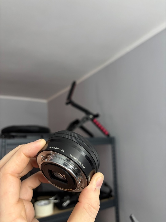 Объектив Sony 16-50 mm f/3.5-5.6
Отличное (1)