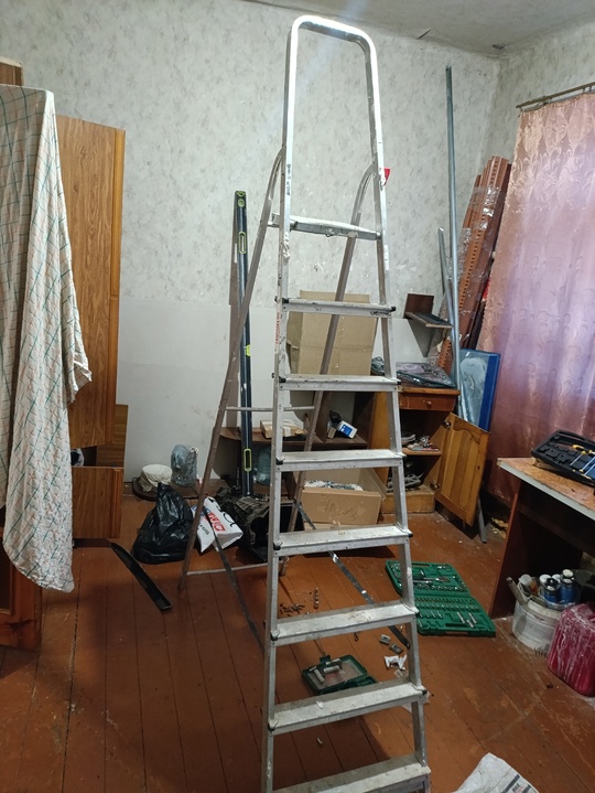 Продам стремянку 1500,усиленный уровень armero
