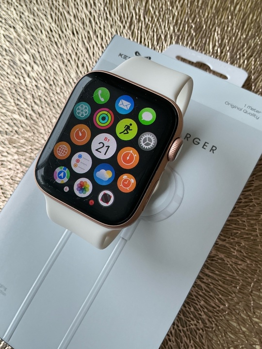 Часы Apple Watch 4(44)цвет Rose