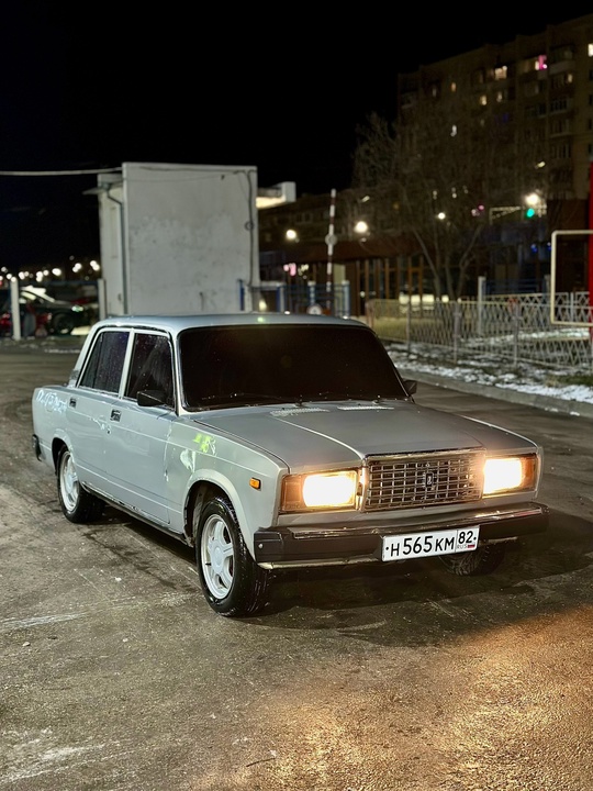 Продам ваз 2107 2006год ИНЖЕКТОР (2)