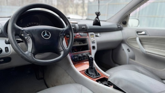 Продам Mercedes-Benz C-класс 2001 года (6)