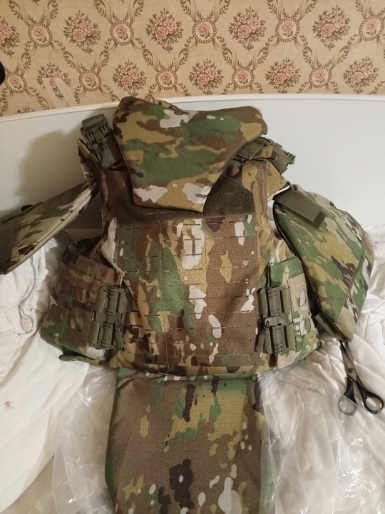 Продам бронежилет плитник новый, цена (1)
