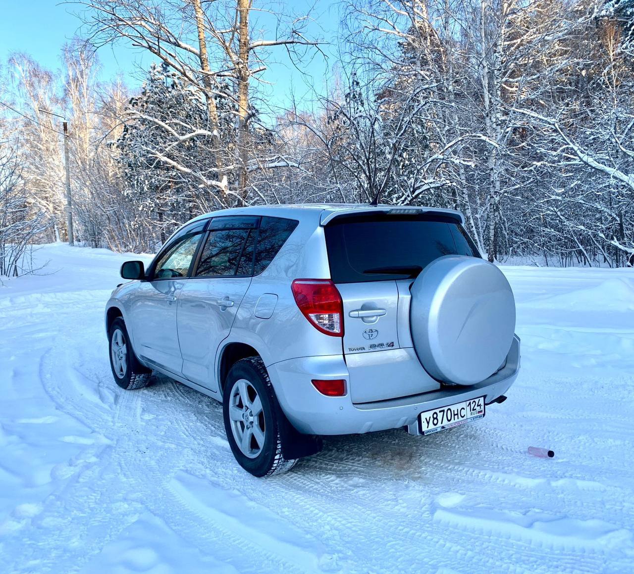 Toyota RAV4  2006 г
2.0 (7)
