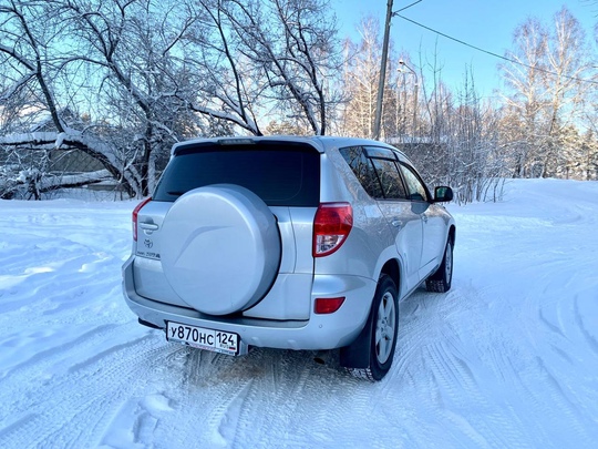 Toyota RAV4  2006 г
2.0 (5)