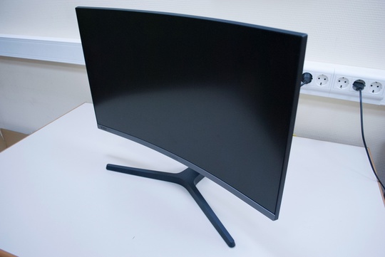 Продам монитор

- Модель: Samsung C27RG50FQI
-