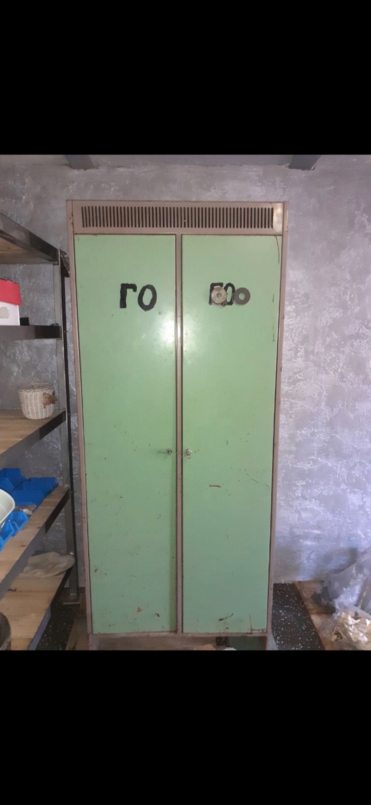 Металлические шкафы,4,5 и 3000 рублей,79591769402