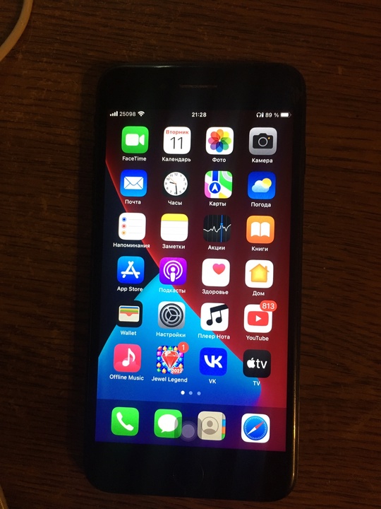 Продам iPhone 7+ в хорошем