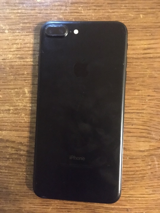 Продам iPhone 7+ в хорошем (2)