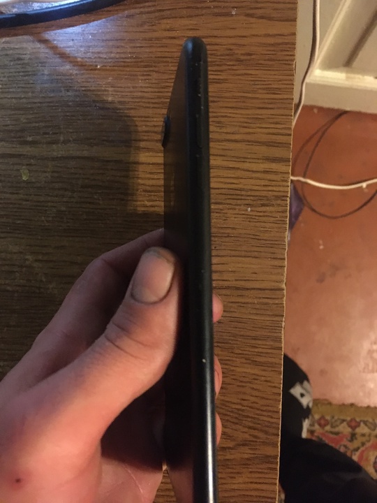 Продам iPhone 7+ в хорошем (4)