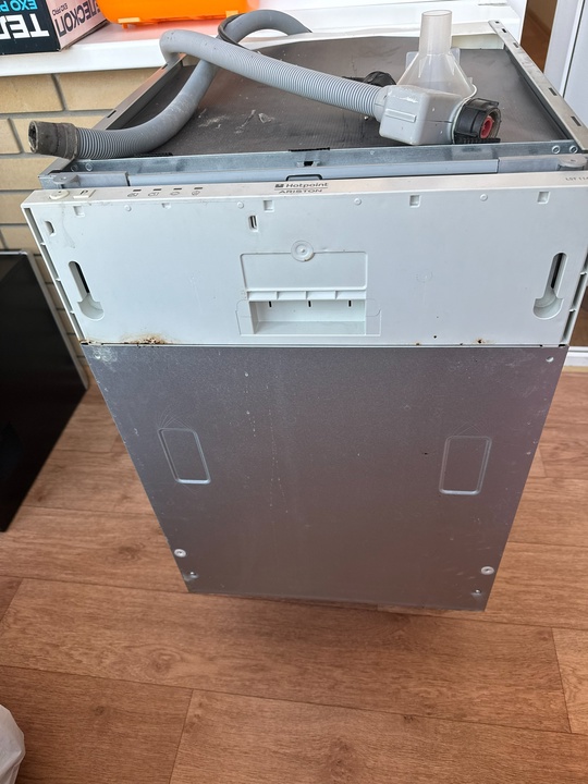 Продам посудомоечную машину б/у 

Hotpoint-Ariston (2)