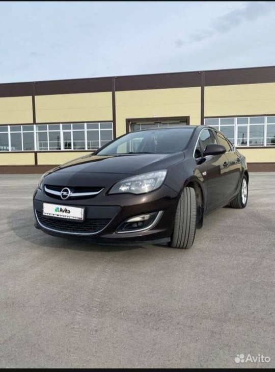 Продам автомобиль Opel Astra 2015