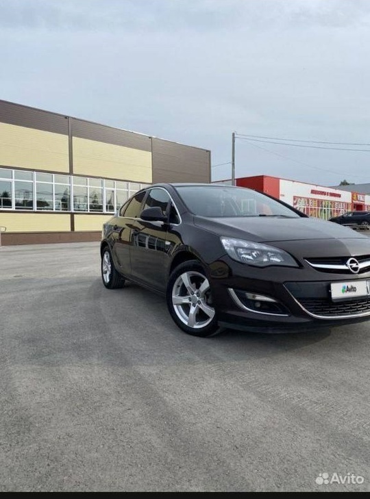 Продам автомобиль Opel Astra 2015 (1)