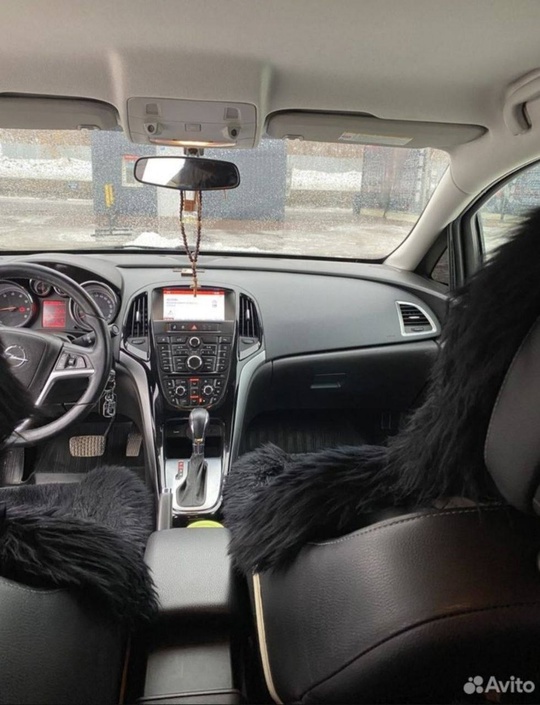 Продам автомобиль Opel Astra 2015 (4)