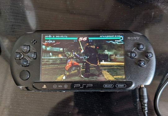 Игровая приставка Sony psp e1008.
В (2)