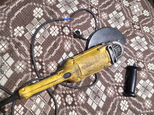 Угловая шлифмашина DEWALT DWE492, 2200 (1)