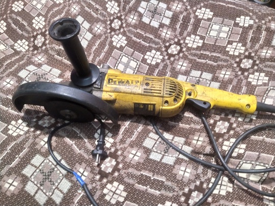 Угловая шлифмашина DEWALT DWE492, 2200 (2)