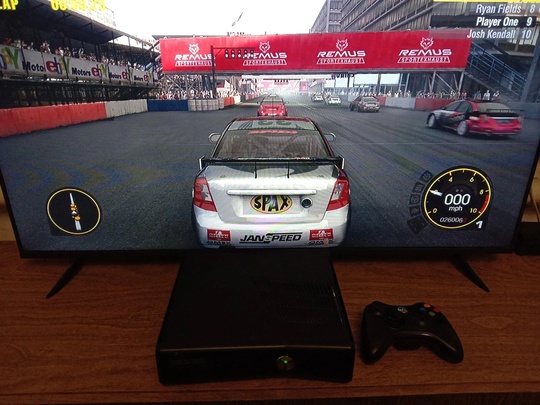 XBOX 360 Slim. 250GB+Kinect+джойстик. В (2)