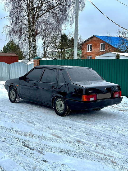 Продам:
ВАЗ 21099 2003 года выпуска (3)