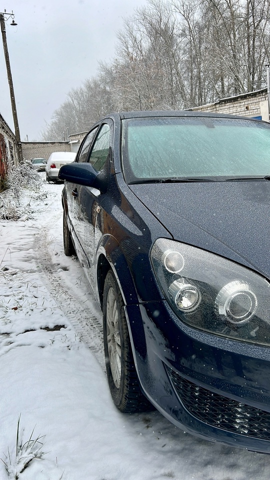 Opel Astra H. 
2008 год.