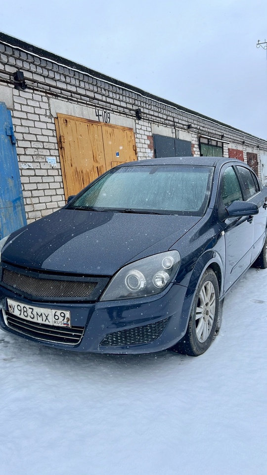 Opel Astra H. 
2008 год. (1)