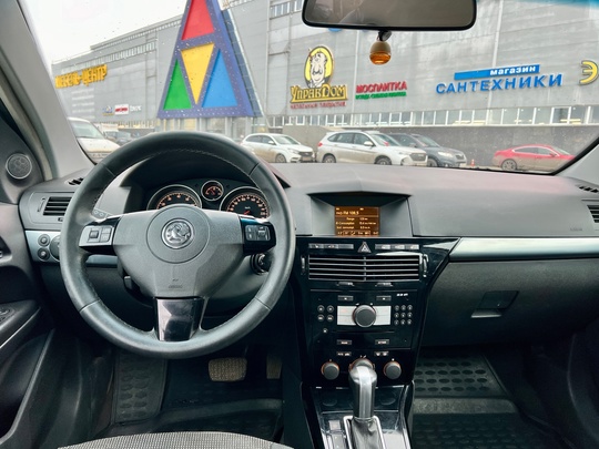 Opel Astra H. 
2008 год. (2)