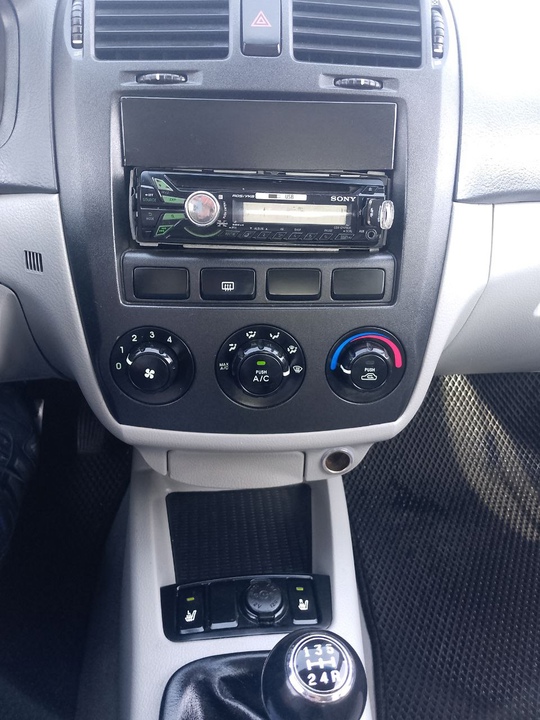 Kia Cerato SX 1,6л
2005
158 т.км (3)