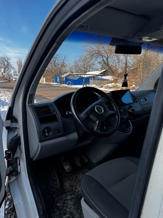 Volkswagen t5 2.5 2005г 6ст (2)
