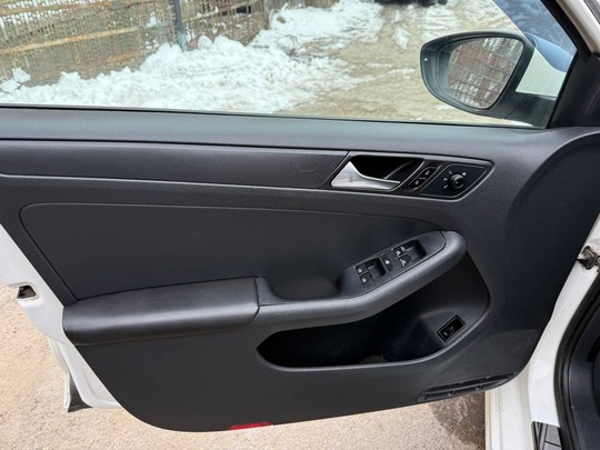 Volkswagen Jetta, 1.6 АКПП, 2015 (8)