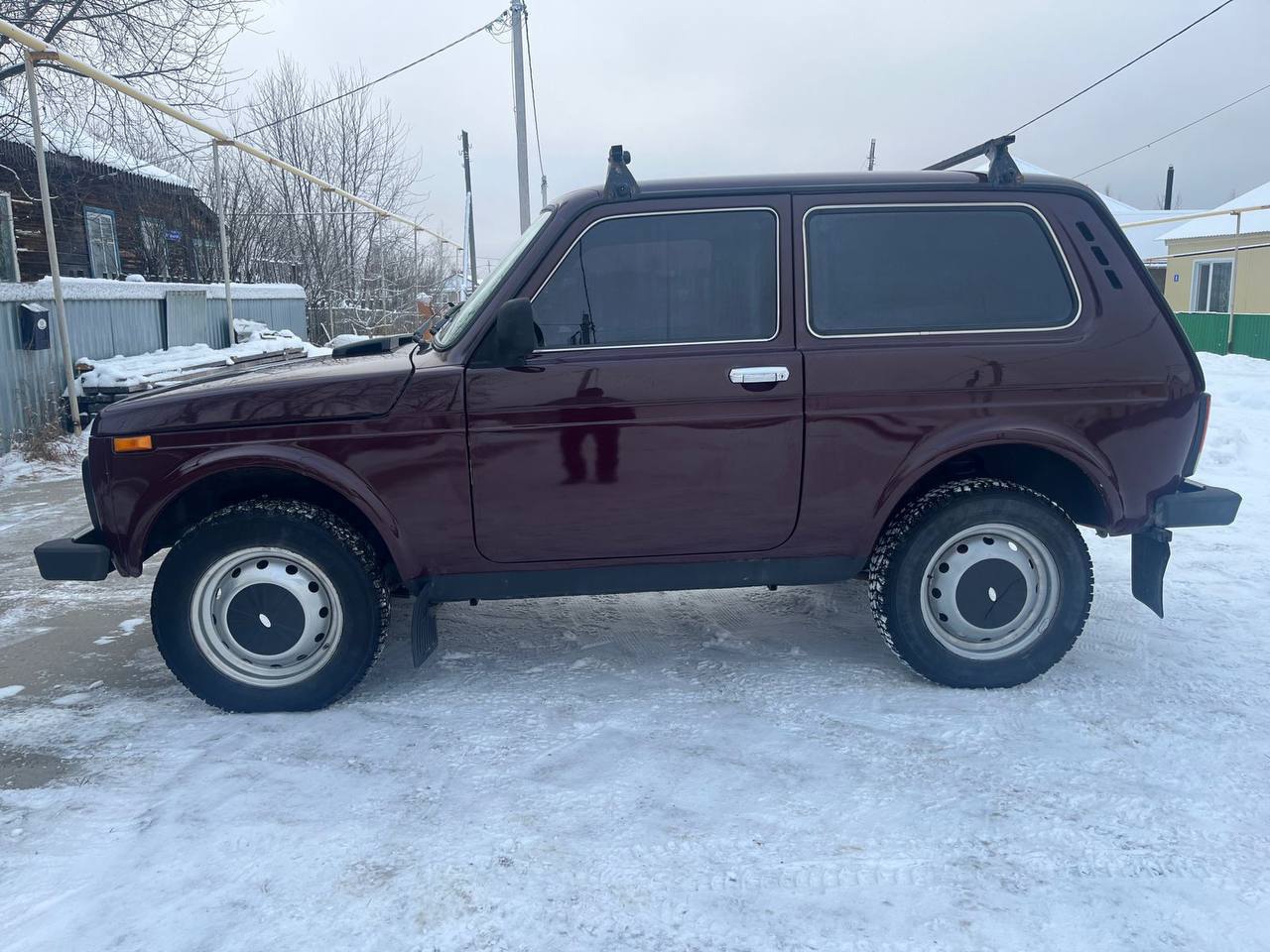 Продам Лада 4х4 2121 Нива
Машина (4)