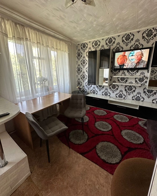 Сдам ПОСУТОЧНО 2х-комнатную квартиру Луганск, (3)
