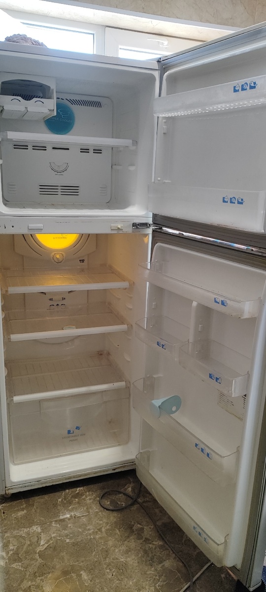 Продам холодильник в хорошем рабочем (1)