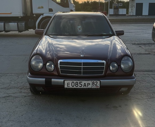 Продаю свой личный автомобиль.
Я третий (1)