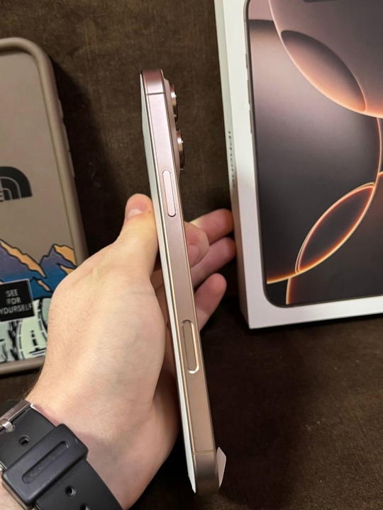 продам Iphone 16 Pro Max (3)