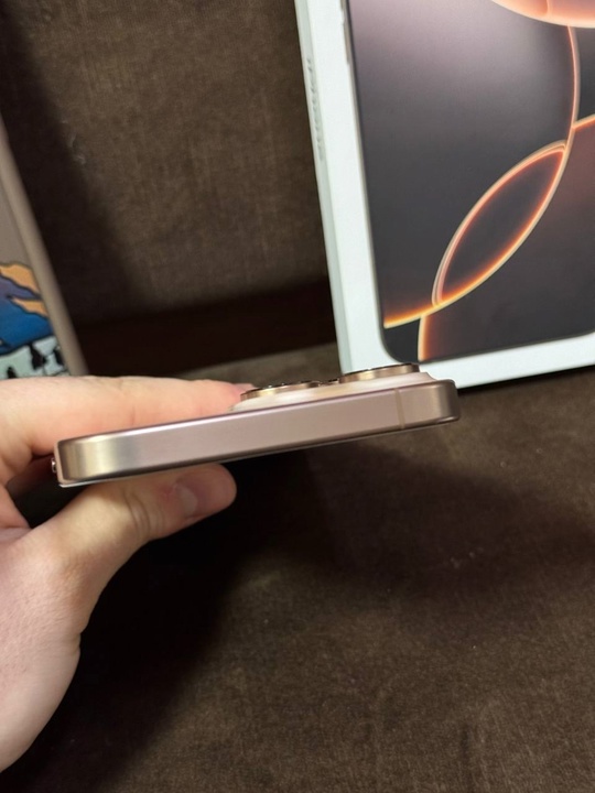продам Iphone 16 Pro Max (4)