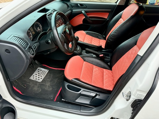 Skoda Octavia A5 2013г.
1.6 MPi (7)