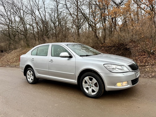 Skoda Octavia A5 2011г.
1.8T бензин (3)