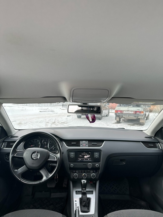 SKODA OCTAVIA A7 2014 года.
Один (6)