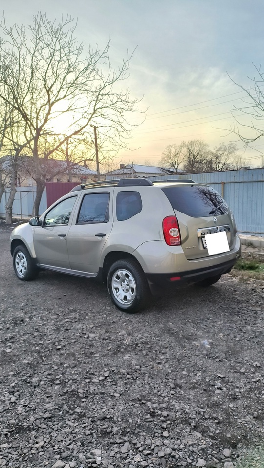 Renault Duster
Год 2013

Двигатель бензин
Объём  (2)