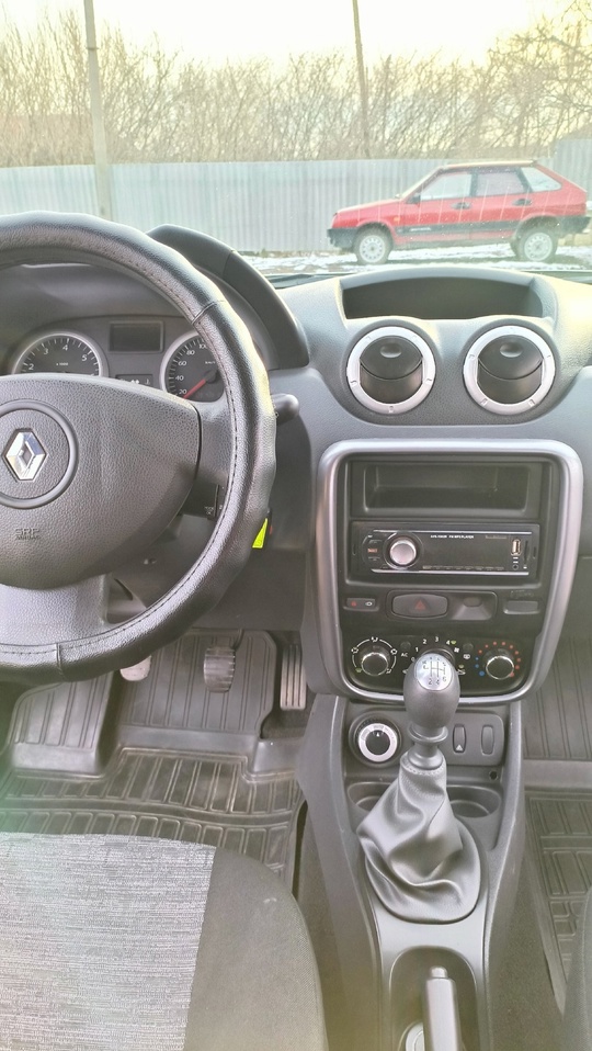 Renault Duster
Год 2013

Двигатель бензин
Объём  (5)