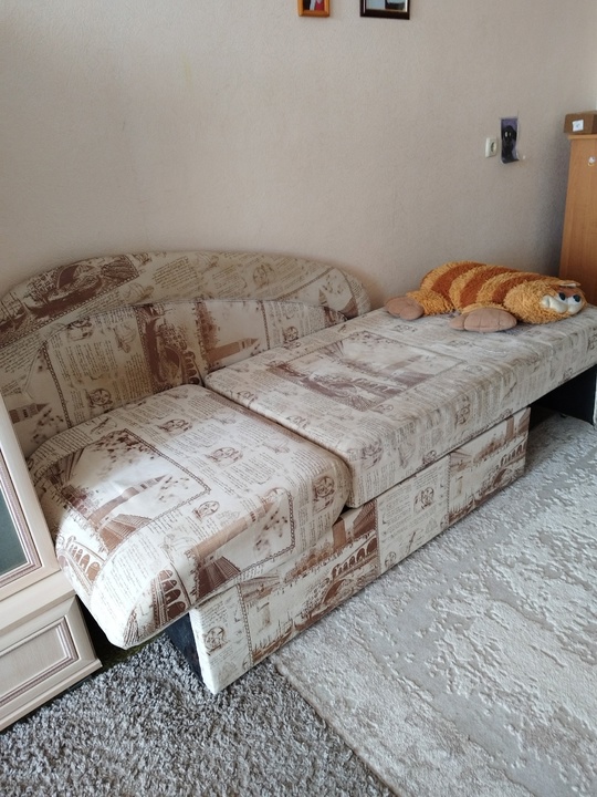 Продам диван раскладной, есть ящик