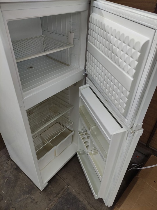Продам 2х камерный холодильник высотой (1)