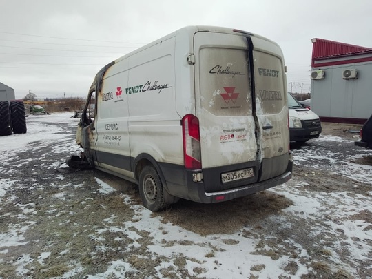 Продам форд погорелый 
300000 торг (1)